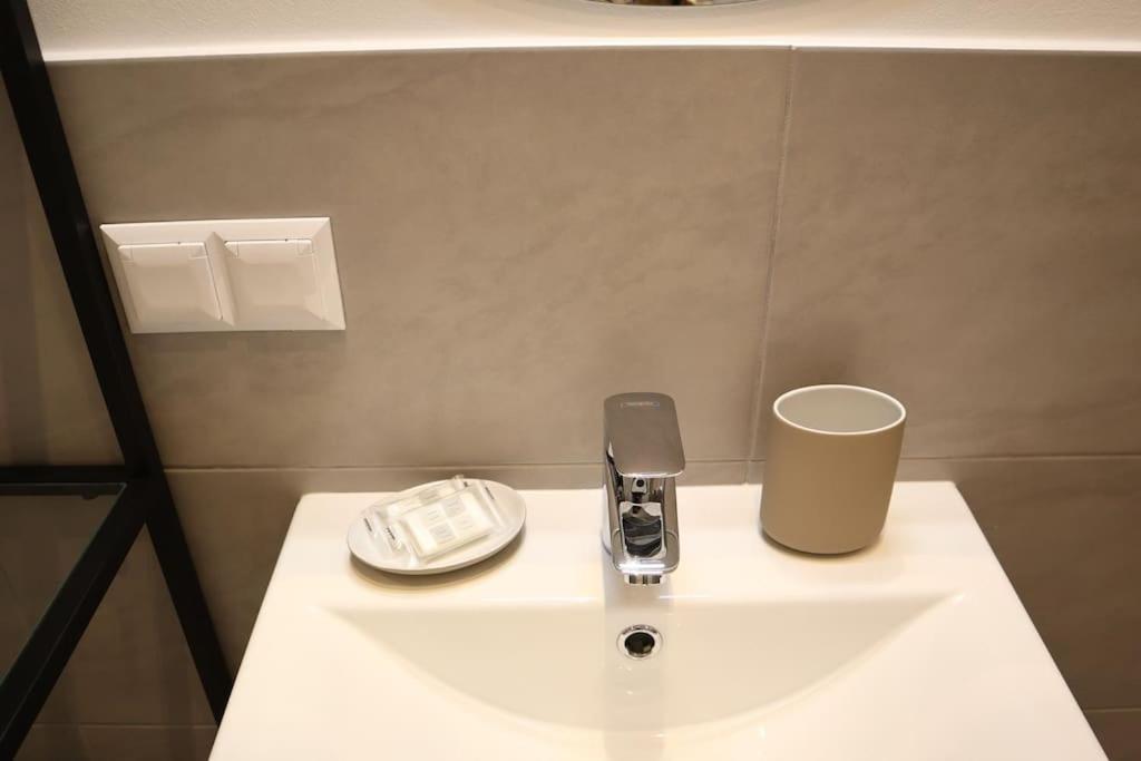 Bloom - Cozy Apartment, 5 Stops To City Center Vídeň Exteriér fotografie